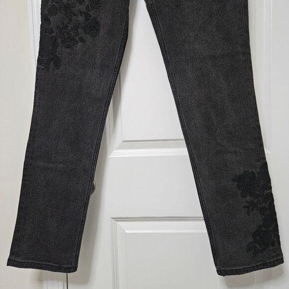 NWT Guess Jeans Women's 32 (33x32) Black Slim Tapered Mid-Rise Embroidered - Picture 8 of 13